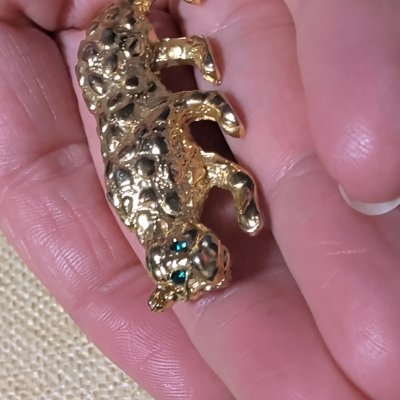 vintage gold-toned leopard brooch pin With green eyes - Picture 2 of 8